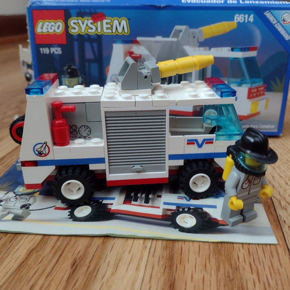 Like new Lego Firetruck Rescue Vehicle with original box & instructions, retired
